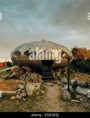 The Futuro House, in Frisco, the Outer Banks, North Carolina Stock Photo