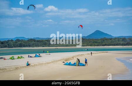 kitesurfing at Sandy Cove in the estuary of the Noosa River at Noosa Heads, Sunshine Coast, Queensland, Australia Stock Photo