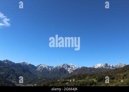 A sign on the side of a mountain Stock Photo