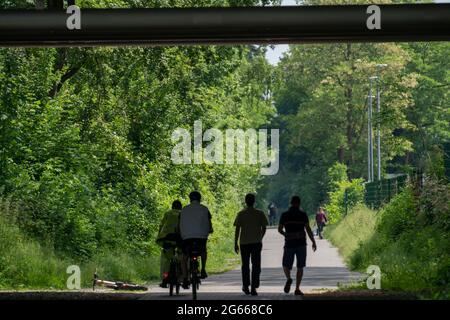 The Grugatrasse, former railway line, now cycle path, footpath, from Mülheim via Essen-Rüttenscheid, to Essen-Steele, Essen, NRW, Germany, Stock Photo