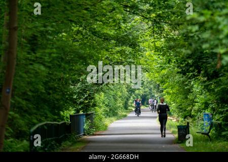 The Grugatrasse, former railway line, now cycle path, footpath, from Mülheim via Essen-Rüttenscheid, to Essen-Steele, Essen, NRW, Germany, Stock Photo