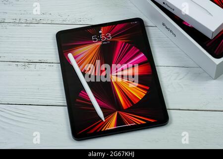 iPad Pro 11-inch 2021 model with Apple M1 chip on a desk