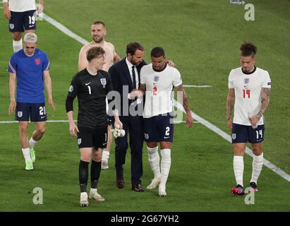 Rome, Italy, 3rd July 2021.  Gareth Southgate manager of England chats to Kyle Walker of England during the UEFA Euro 2020 Quarter Final match at the Stadio Olimpico, Rome. Picture credit should read: Jonathan Moscrop / Sportimage Stock Photo