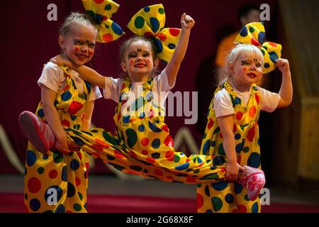 Moscow, Russia. 2nd of November, 2014 The performance 'Bogatyrskaya sila' (Eng: Heroic strength) of the children's studio 'Nadezhda' of the city of Izhevsk at the All-Russian festival of children's circus amateur groups in Moscow, Russia Stock Photo