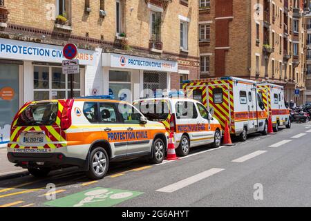 Emergency response vehicles of the Protection Civile Paris Seine. Protection Civile is a French association of first aid workers Stock Photo