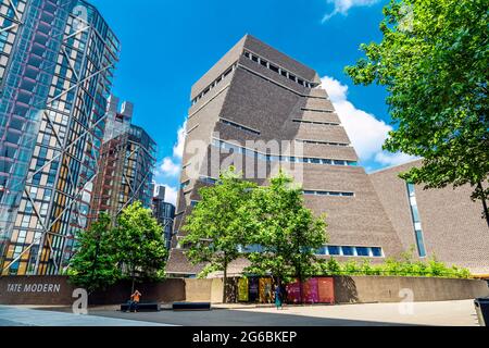 Exterior of the Tate Modern Blavatnik Building, Bankside, London, UK Stock Photo