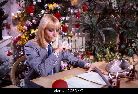 Rome, Italien. 05th July, 2021. Raffaella Carrà is dead. The artist was 78 years old. The Italian artist Raffaella Carrà during the television broadcast, Pronto Raffaella. Rome (Italy) year 1985 Credit: dpa/Alamy Live News Stock Photo