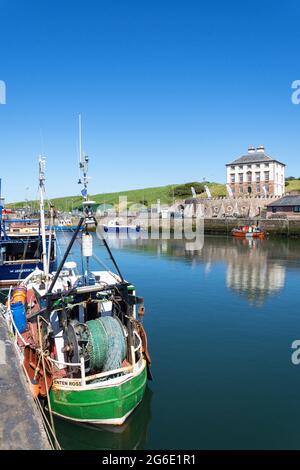 Gunsgreen House and fishing boats, Gungreen Quay, Eyemouth Harbour, Eyemouth, Scottish Borders, Scotland, United Kingdom Stock Photo