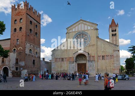 Church Basilica di San Zeno Maggiore, Piazza San Zeno, Verona, Veneto, Italy Stock Photo