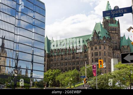 Ottawa, Canada - July 1, 2021: Cityscape street view in downtown of Ottawa. Sparks street with Confederation Building Stock Photo