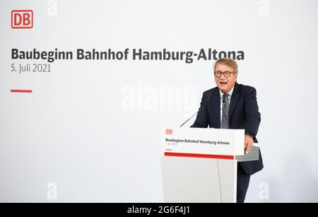 Hamburg, Germany. 05th July, 2021. Ronald Pofalla, Deutsche Bahn Board Member for Infrastructure, speaks during the event to mark the start of construction of the new Hamburg-Altona station. After several years of delay, construction work is starting in Hamburg on the new Altona long-distance station. It is being built at the current Diebsteich S-Bahn station and is scheduled to replace the Altona terminus station, which is located around two kilometres to the south, for long-distance and regional services in 2027. Credit: Daniel Reinhardt/dpa/Alamy Live News Stock Photo