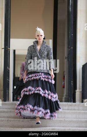Sofia Coppola arrives for the Chanel Haute Couture Fall/Winter 2021/2022  show as part of Paris Fashion Week on July 06, 2021 in Paris, France. Photo  by Laurent Zabulon / ABACAPRESS.COM Stock Photo - Alamy