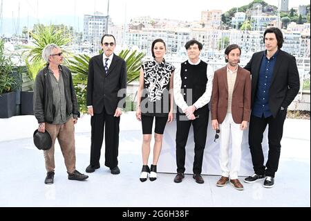 Cannes, France. 06 July 2021, Cannes, France. 06th July, 2021. Director Leos Cara, Russell Mael, Marion Cotillard, Ron Mael, Simon Helberg and Adam Driver at the 'Annette' photocall during the 74th annual Cannes Film Festival on July 06, 2021 in Cannes, France. Photo by David Niviere/ABACAPRESS.COM Credit: Abaca Press/Alamy Live News Stock Photo