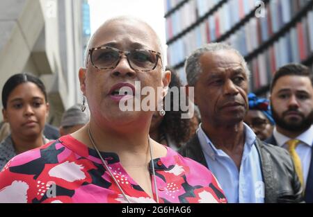 Mina Smallman, the mother of Nicole Smallman speaking outside the Old Bailey in London after Danyal Hussein was found guilty of killing sisters Nicole Smallman and Bibaa Henry. Picture date: Tuesday July 6, 2021. Stock Photo