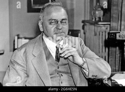 ALFRED ADLER (1870-1937) Austrian doctor and psychologist Stock Photo ...