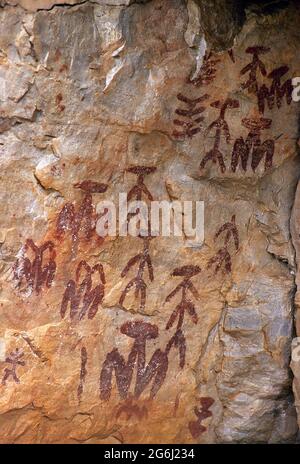 Spain, Castile-La Mancha, Ciudad Real province, Fuencaliente. Peña Escrita prehistoric Cave. Prehistory. Neolithic (from the 3rd millennium BC to the Late Bronze Age). Schematic cave paintings with symbols, some human figures and scenes of a ritual dance. They were discovered in 1783.