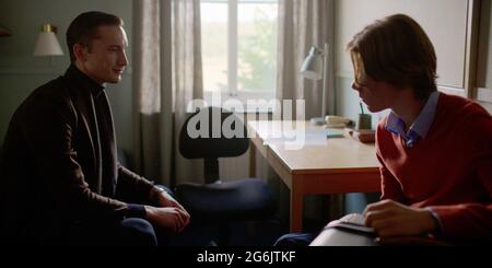 YOUNG ROYALS, right: Edvin Ryding, (Season 1, ep. 101, aired July 1