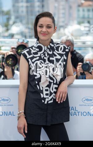 Cannes, France. 06th July, 2021. Marion Cotillard attends the 'Annette' photocall during the 74th annual Cannes Film Festival on July 06, 2021 in Cannes, France. Franck Boham/imageSPACE/MediaPunch Credit: MediaPunch Inc/Alamy Live News Stock Photo