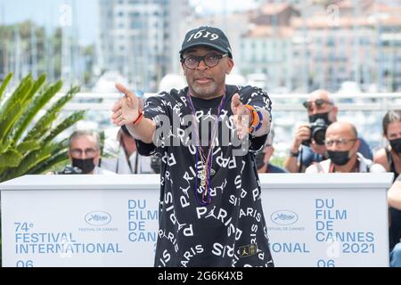 Cannes, France. 06th July, 2021. jury president Spike Lee attend the Jury photocall during the 74th annual Cannes FilmFestival on July 06, 2021 in Cannes, France. Franck Boham/imageSPACE/MediaPunch Credit: MediaPunch Inc/Alamy Live News Stock Photo