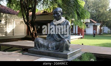 Gandhi Statue at Sabarmati Ashram, Ahmedabad, Gujarat, India Stock Photo