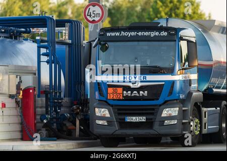Germany , 18.06.2021 , Kittlitz , A tanker truck of the company Hoyer supplies the gas station with gasoline Stock Photo