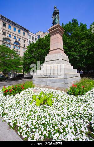 Canada, Quebec, Montreal, Square Victoria, Queen Victoria, statue, Stock Photo