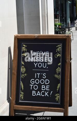 we've missed you it's good to be back sign written on a chalk board in July 2021 during the covid 19 pandemic opening of the hospitality industry Stock Photo