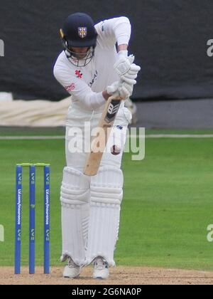 Birmingham, UK. 06th July, 2021. Men's Cricket - LV= County Championship Group One - Warwickshire Bears v Durham Credit: SPP Sport Press Photo. /Alamy Live News Stock Photo