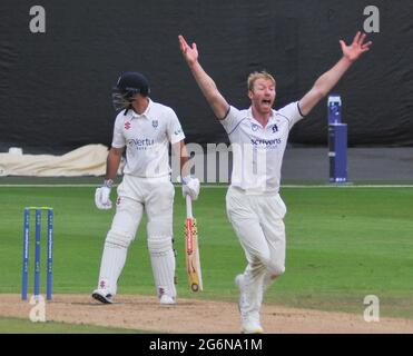 Birmingham, UK. 06th July, 2021. Men's Cricket - LV= County Championship Group One - Warwickshire Bears v Durham Credit: SPP Sport Press Photo. /Alamy Live News Stock Photo