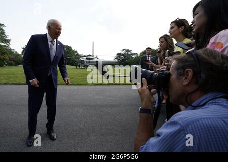 Washington, United States. 07th July, 2021. U.S. President Joe Biden pauses to talk to the media at the White House in Washington as he returns from a day trip to Chicago on Wednesday, July 7, 2021. Biden is to deliver remarks on his Build Back Better agenda at McHenry County College in Crystal Lake, Illinois. Photo by Yuri Gripas/UPI Credit: UPI/Alamy Live News Stock Photo