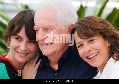 Palais des festivals, Cannes, France. 8th July, 2021. Geraldine Pailhas, André Dussollier, Sophie Marceau poses at the Photocall for Everything Went Fine. Picture by Credit: Julie Edwards/Alamy Live News Stock Photo