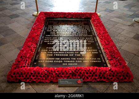 The Grave of the Unknown Warrior. Westminster Abbey, London, Uk Stock Photo