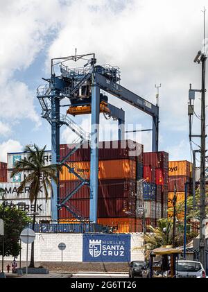 Seaborne trade, Muelles Santa Cruz, Cartagena de Indias, Colombia. Stock Photo