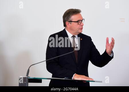 Vienna, Austria. 9th July, 2021.  Media-public appointment of the Federal Government in the Federal Chancellery on July 9th, 2021. Topic: Corona Taskforce to prepare for autumn. Picture shows Governor Günther Platter. Stock Photo