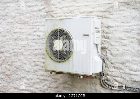 wall mounted ac unit without condenser