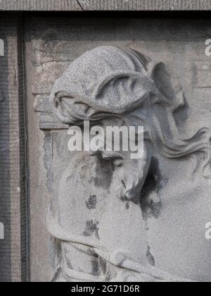 Image of the head of Jesus Christ with a crown of thorns on the head made in concrete Stock Photo