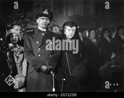 RUDOLF FORSTER and ADELE SANDROCK in MORGENROT aka DAWN 1933 director GUSTAV UCICKY Universum Film (UFA) Stock Photo