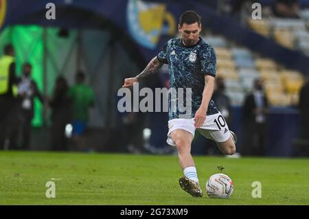 Rio De Janeiro, Brazil. 10th July, 2021. Football: Copa América, Final, Argentina - Brazil, Maracana Stadium: Argentina's Lionel Messi warms up. Credit: Andre Borges/dpa/Alamy Live News Stock Photo