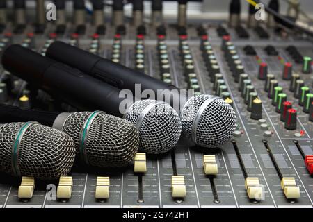 Wireless microphone UHF system for online education. Stock Photo