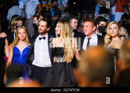 Palais des festivals, Cannes, France. 10th July, 2021. Cast attends the Flag Day Red Carpet. Persons Pictured, Jaydn Rylee, Dylan Penn, Sean Penn, Katheryn Winnick. Picture by Credit: Julie Edwards/Alamy Live News Stock Photo