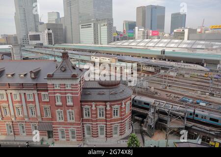 the excellent view of Tokyo station from the KITTE GARDEN, which is on the 6F of the KITTE MARUNOUCHI building in Japan Stock Photo