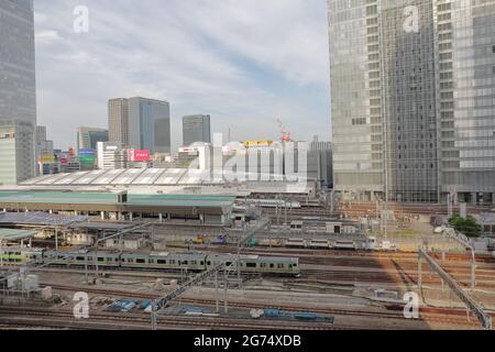 the excellent view of Tokyo station from the KITTE GARDEN, which is on the 6F of the KITTE MARUNOUCHI building in Japan Stock Photo