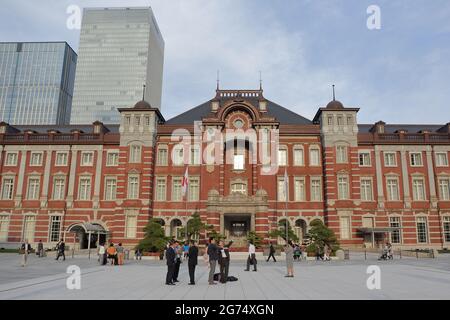 the excellent view of Tokyo station from the KITTE GARDEN, which is on the 6F of the KITTE MARUNOUCHI building in Japan Stock Photo