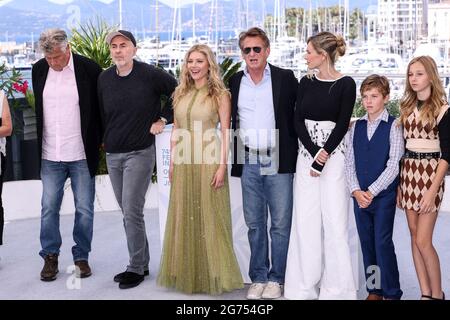 CANNES - JULY 11: Beckham Crawford and Jadyn Rylee on the 