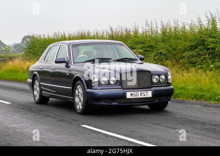 2001 Blue Bentley Arnage Red Label Auto -etrol 6750cc saloon ..... vintage classic car retro freedom driver vehicle automobile Stock Photo