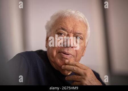 11 July 2021, Italy, Rome: Former Italian tennis player and two-time French Open winner Nicola Pietrangeli speaks to the media ahead of the men's singles final match of the 2021 Wimbledon Tennis Championships. Photo: Oliver Weiken/dpa Stock Photo