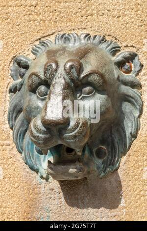 Details close up of the fountain in the central square of the town of Olite Stock Photo