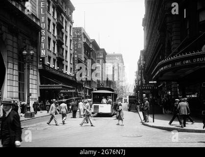 Cable Car Crossing Eddy Street, San Francisco, California, 1934 Stock Photo