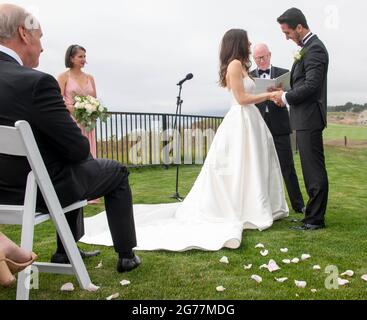 This wedding was held on the oceanside cliff in Half Moon Bay, CA, USA. Stock Photo