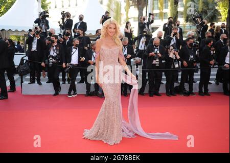 Cannes, France. 11th July, 2021. Victoria Silvstedt attends the screening of the film 'Tre Piani' during the 74th Annual Cannes Film Festival at Palais des Festivals. Credit: Stefanie Rex/dpa-Zentralbild/dpa/Alamy Live News Stock Photo